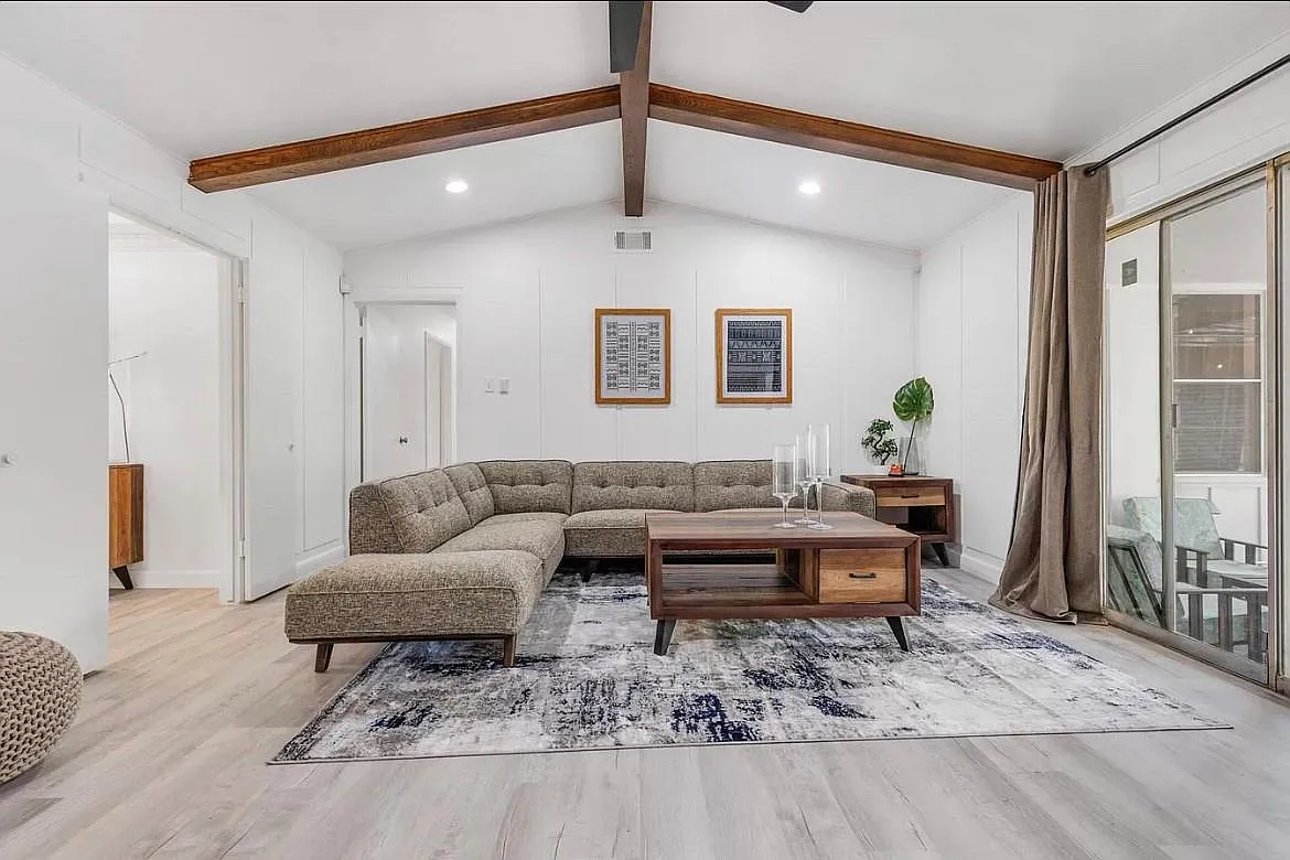 3 bed, 2.5 bath, 2108 sqft, $3,200 — Photo 1