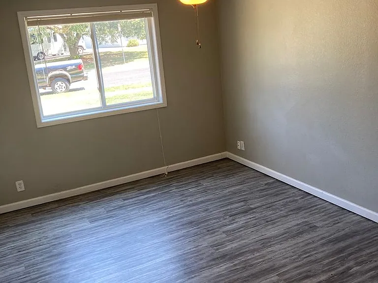 6517 N Lexington Dr — Photo 3