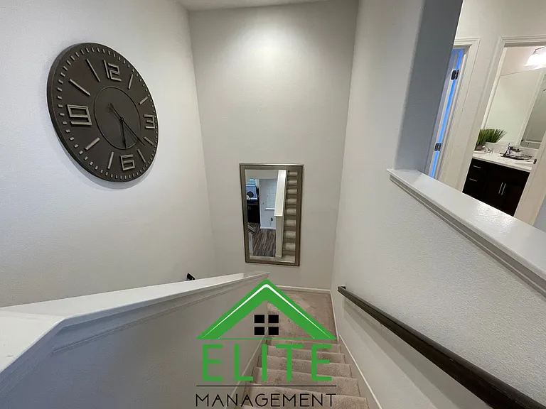 1722 Plumas Dr — Photo 6