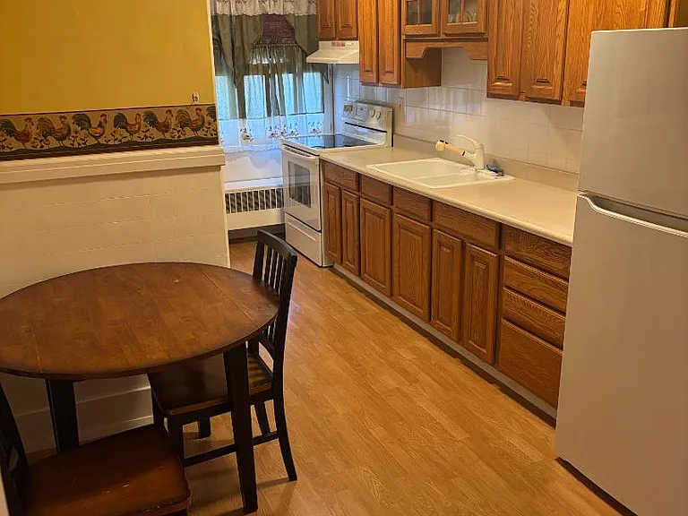 401 Onyx St #2 — Photo 2