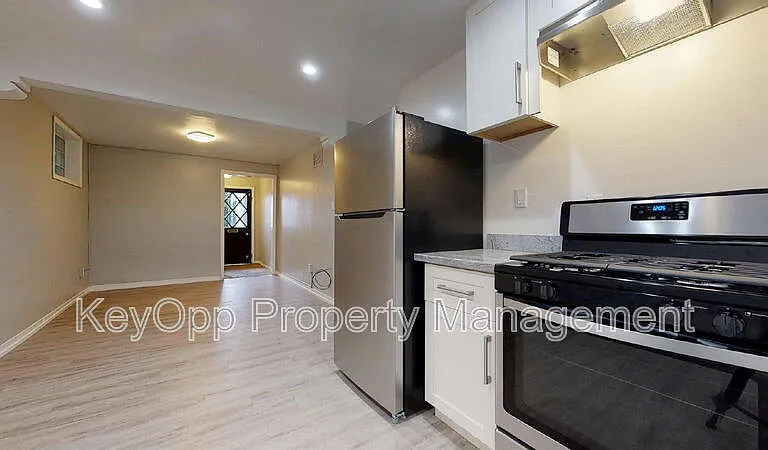 180 Stanyan Blvd — Photo 5