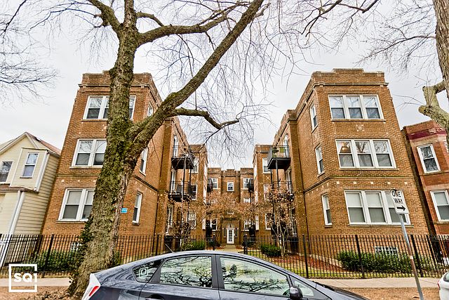 1st image of 1449 W Victoria St APT 2A