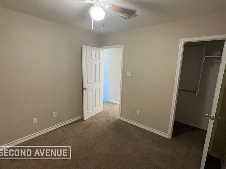1011 Forest Oak — Photo 11