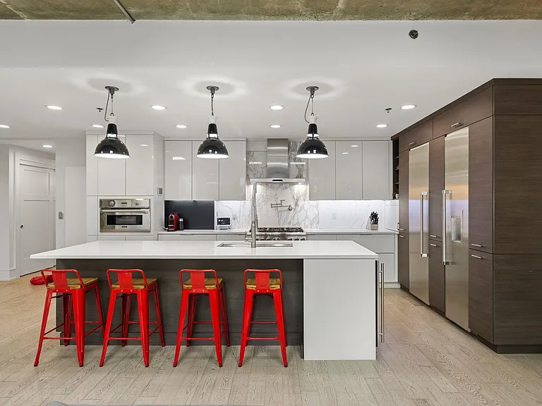 705 Clinton St #1 — Photo 4