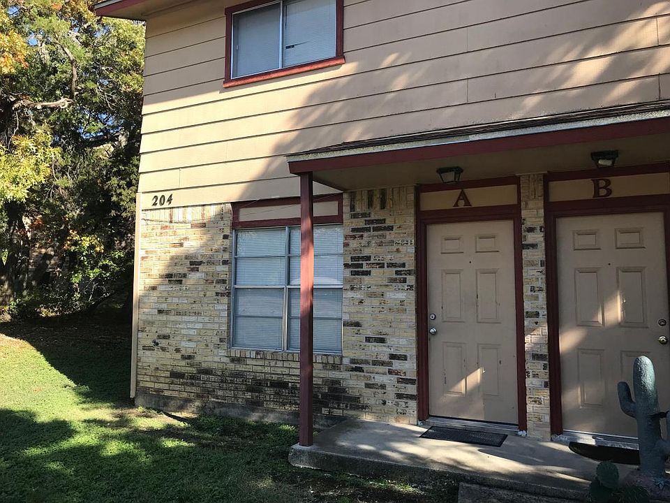 1st image of 204 Oak Trail Dr APT A