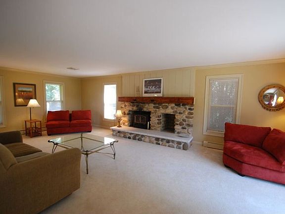 Open to Kitchen for Entertaining