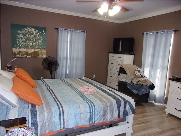 5th image of 2887 Habberton Rd