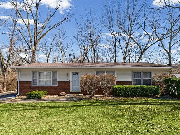 2nd image of 646 N Cove Ct