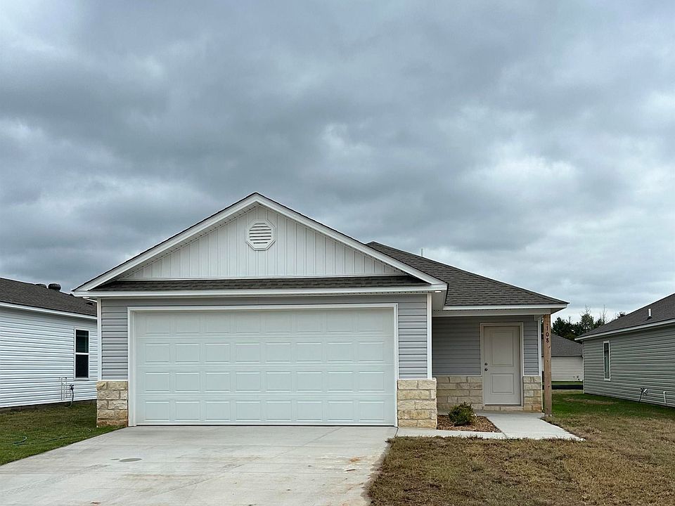 1st image of 108 Lucy Ln