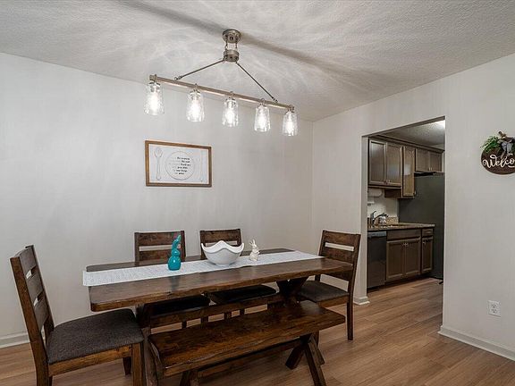 5th image of 7882 Montview Rd