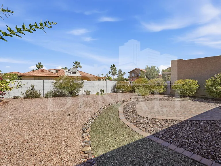 10602 E Elmhurst Dr — Photo 27