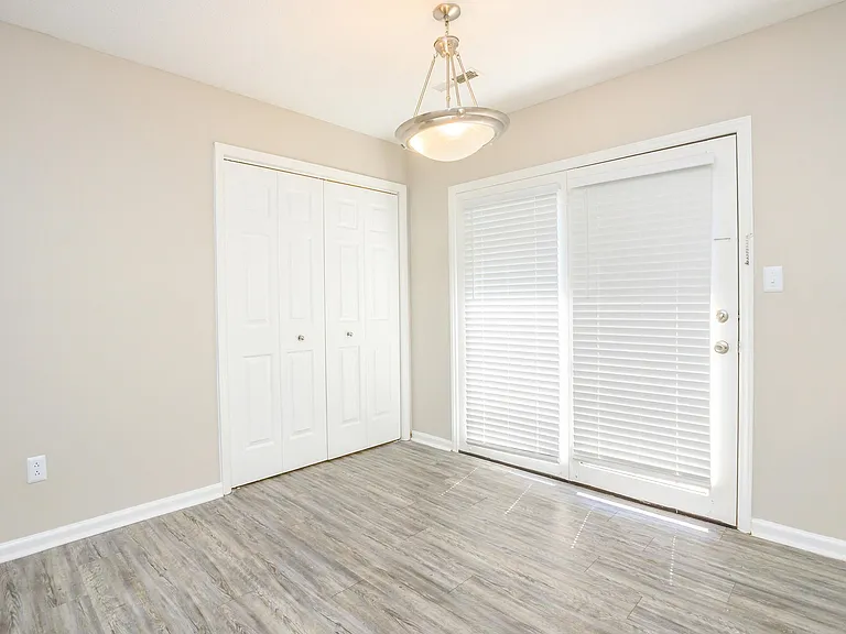 Belmont Heights Apartments & Townhomes — Photo 44