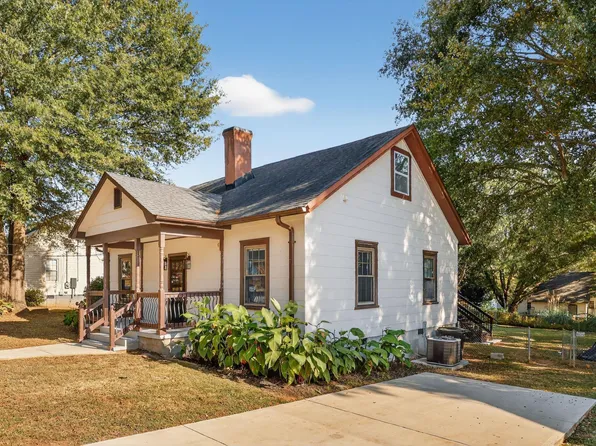 107 Edwards St, Simpsonville, SC 29681