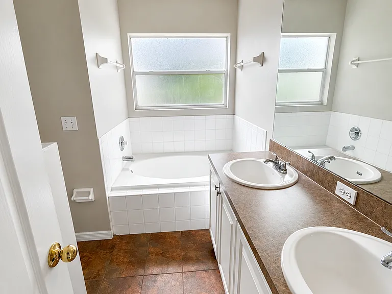 3025 Catherine Wheel Ct — Photo 4
