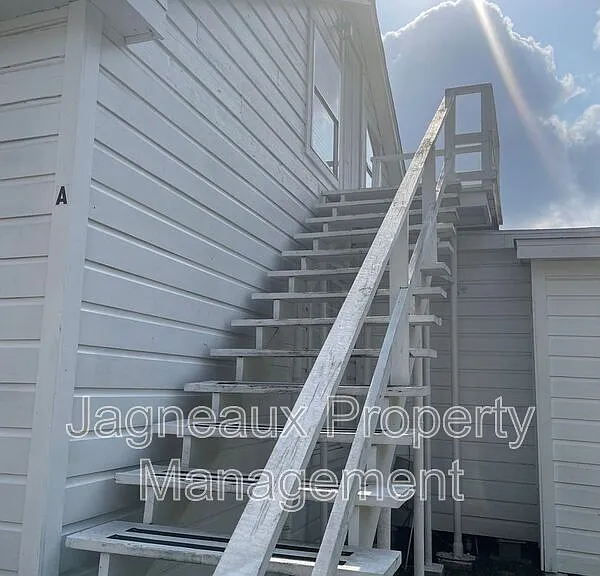 415 Ash St #A — Photo 2