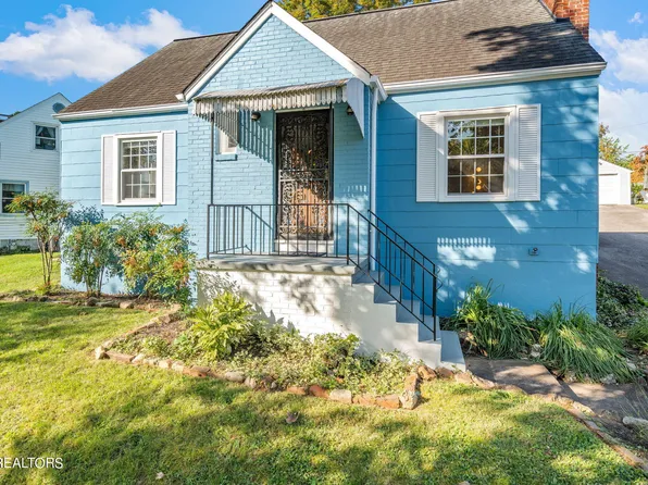 2437 Kennington Rd, Knoxville, TN 37917