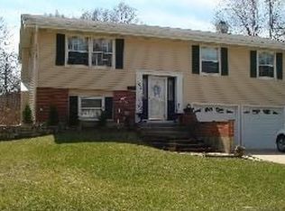 21W701 Monticello Rd, Glen Ellyn, IL 60137