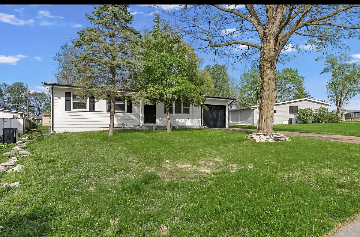 Building Photo - 127 Yankee Dr