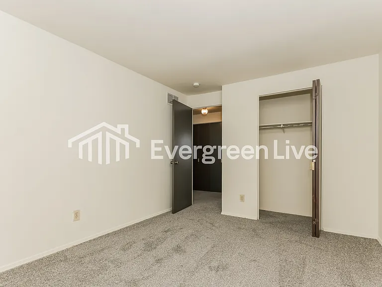 7775 Mount Hood Dr — Photo 12