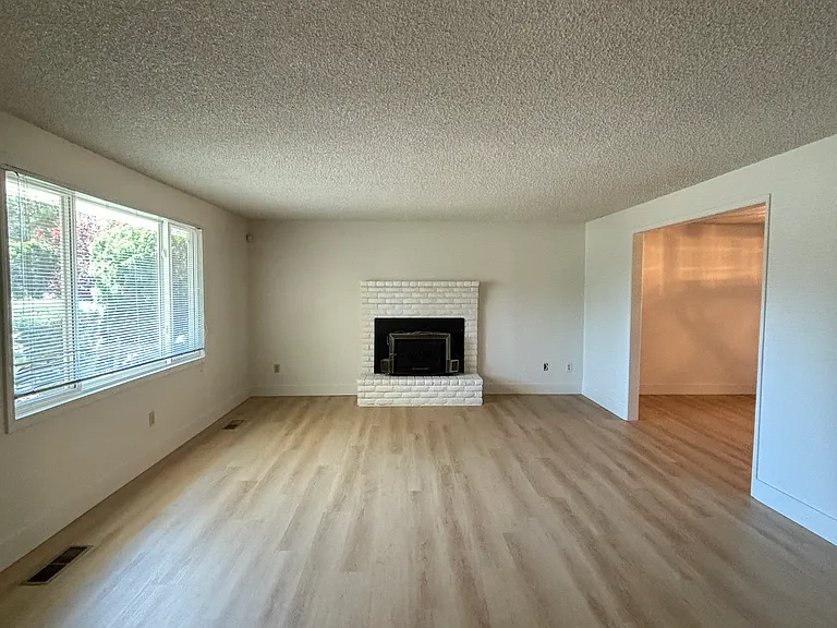 1775 Stardust St — Photo 10