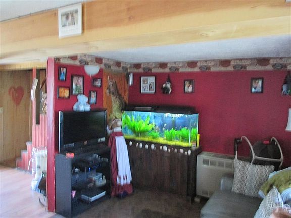 2nd image of 11 Johnstown St