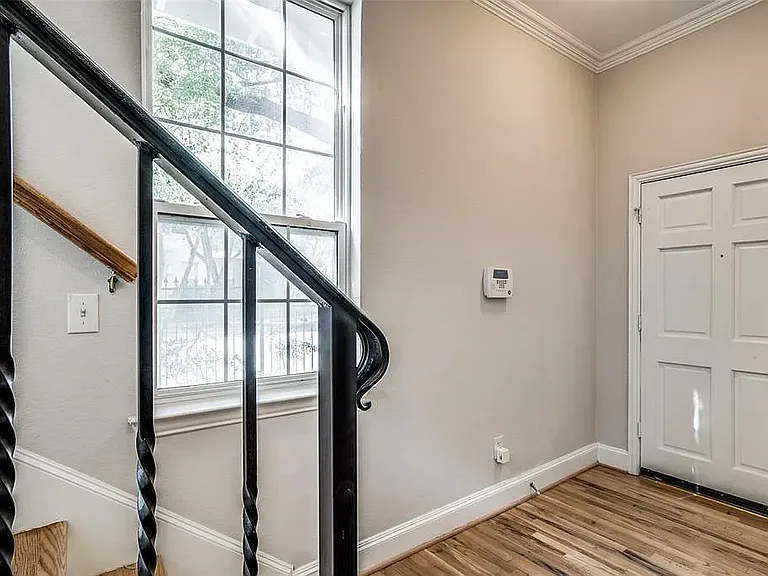 5720 La Vista Dr — Photo 3