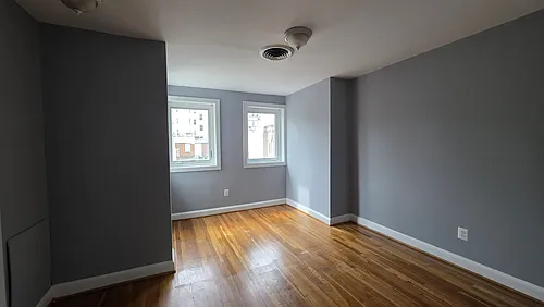 5 4th St NE #1 Photo 1