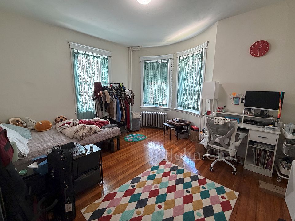 1st image of 1377 Commonwealth Ave APT 7