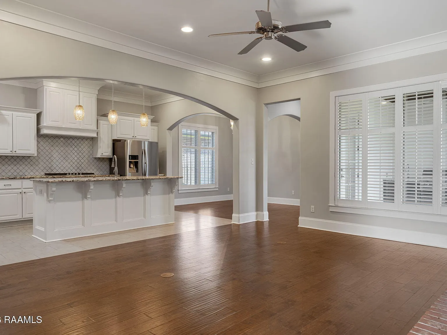 4 bed, 2.5 bath, 2030 sqft, $2,600 — Photo 4