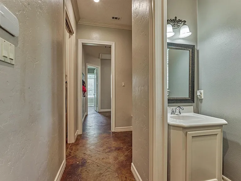 9102 Marshall Ct — Photo 42