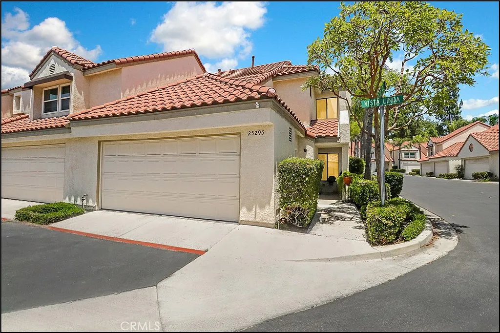 2 bed, 2.5 bath, 1317 sqft, $3,950 — Photo 1