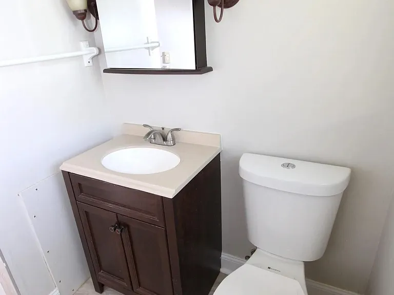 530 Kelly Ave — Photo 6