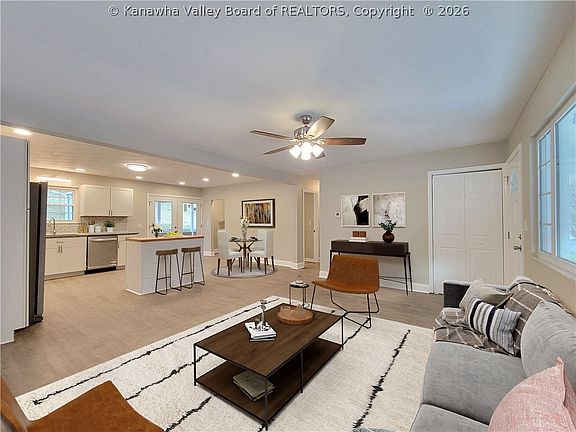 4th image of 174 Hidden Valley Rd