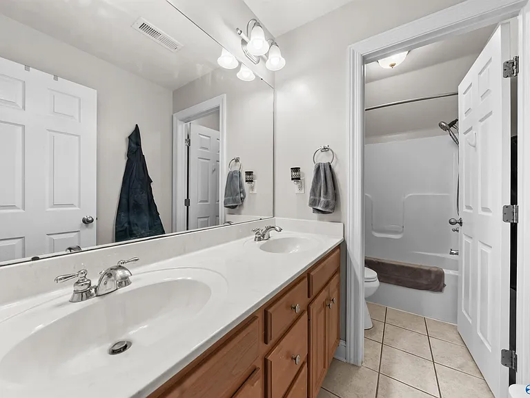 103 Wickerberry Ln — Photo 28