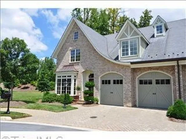 15 Granville Oaks Ct, Greensboro, NC 27408