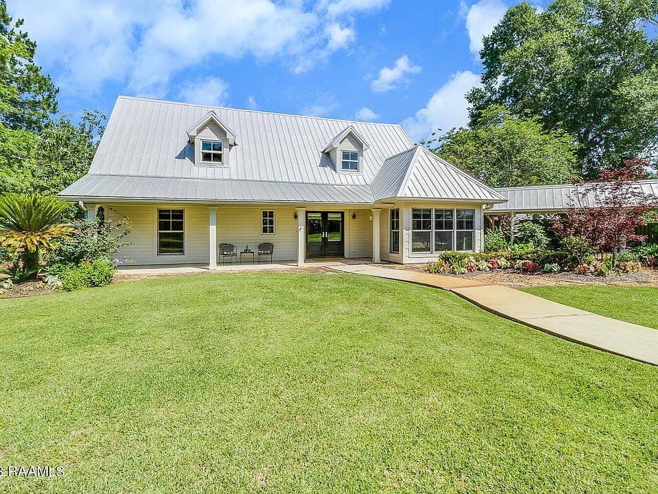 1st image of 300 Ramblewood Dr