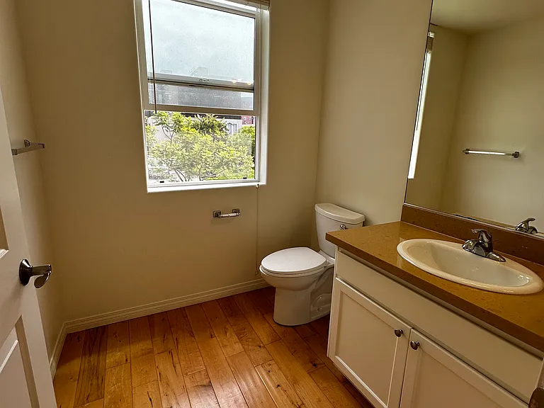 3427 Mentone Ave — Photo 4