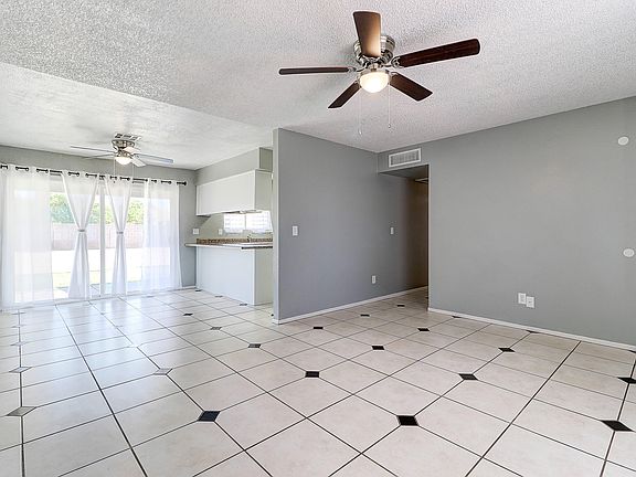 4th image of 1106 W Helena Dr