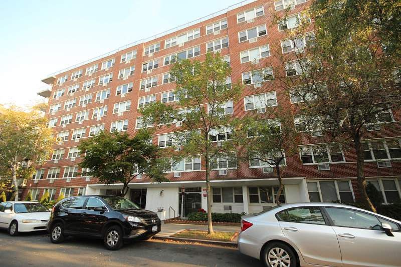 1st image of 17270 Highland Ave APT 2M