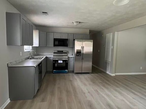 3rd image of 2922 Panhandle Cir