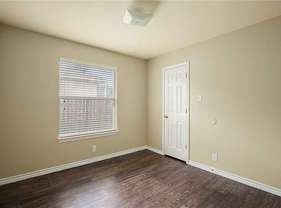 5th image of 205 Tamara Dr APT A