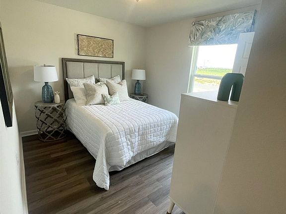 5th image of 22218 Aleutian Ave