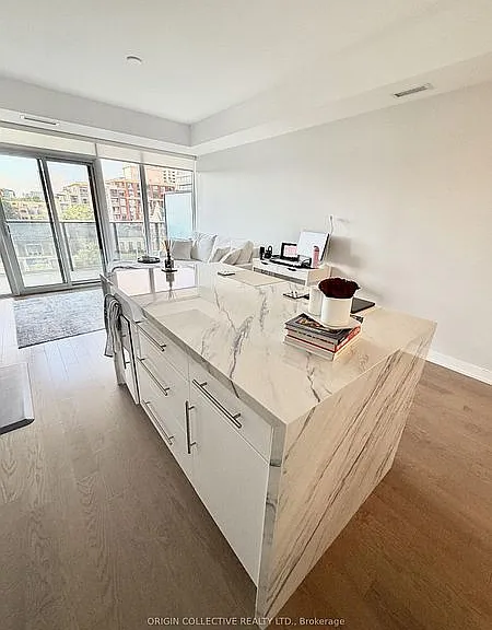 330 Richmond St W #609 — Photo 43
