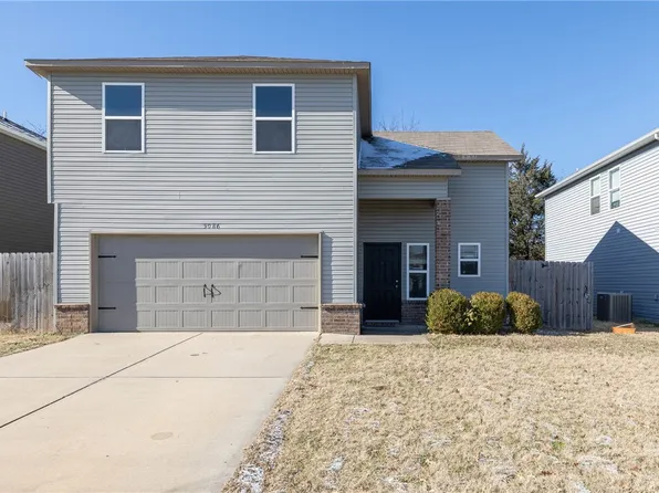 5086 W Claxton Cir, Fayetteville, AR 72704