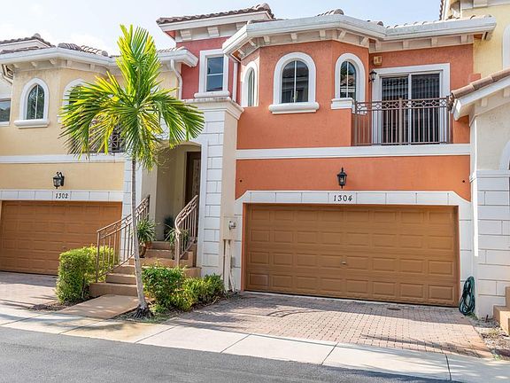 3rd image of 1304 Coastal Bay Boulevard