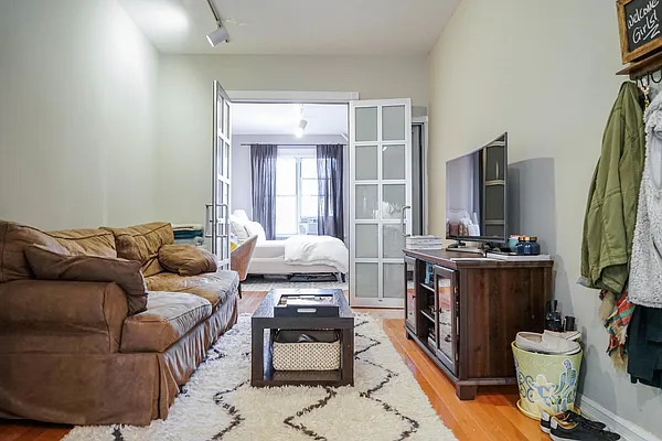 Rented by Triplemint | media 13