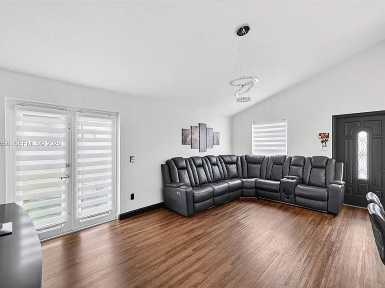 1710 SW 83rd Ter — Photo 7