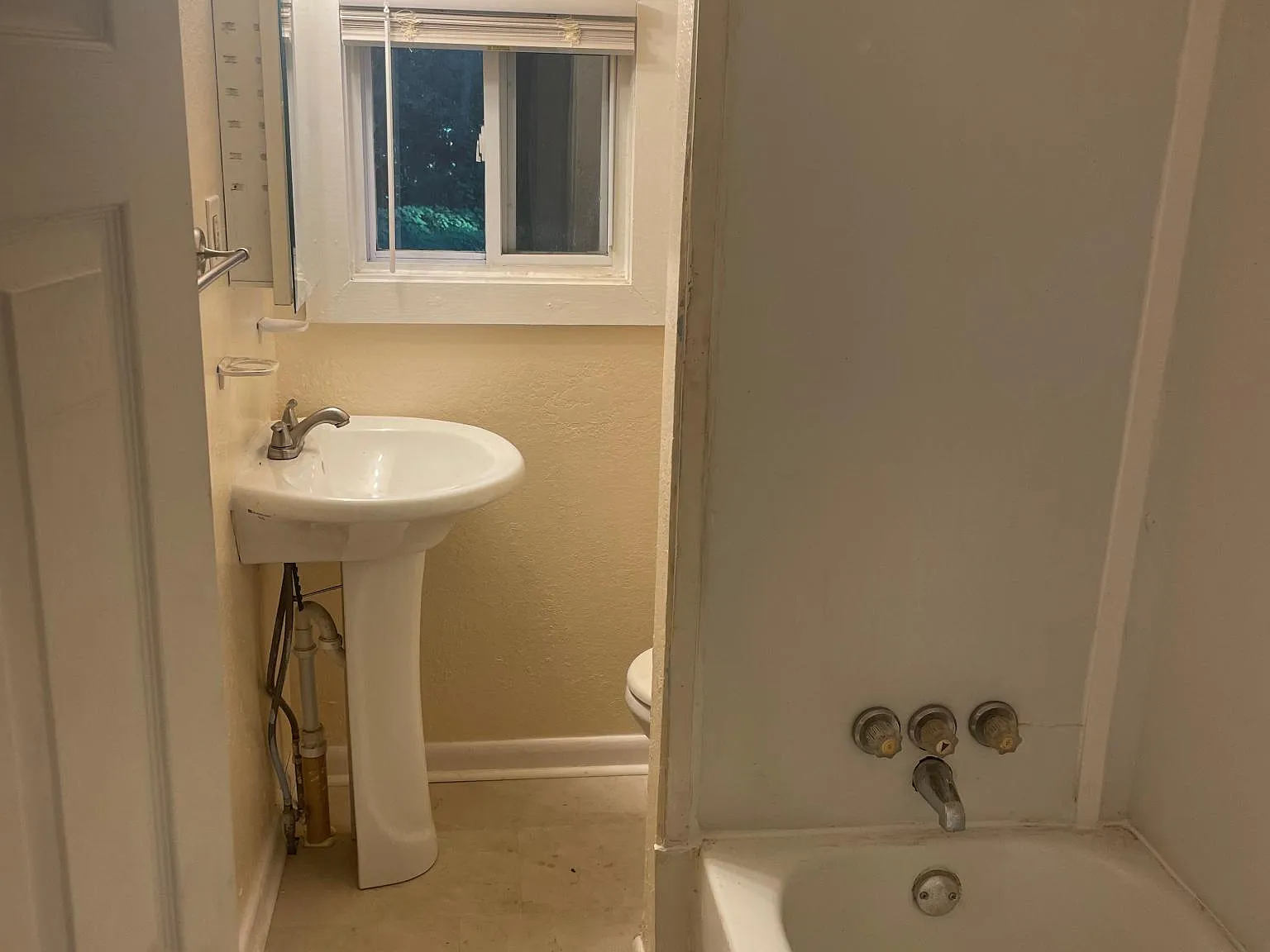 122 Jellico Ln — Photo 3