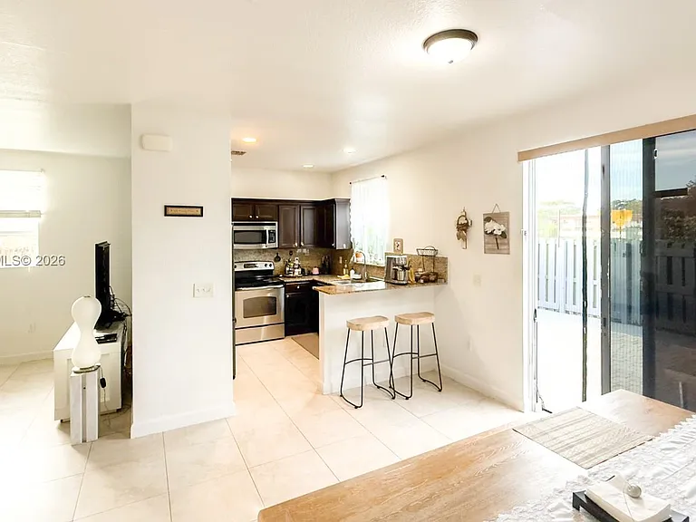 1001 NE 208th St — Photo 9