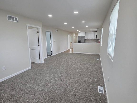 5th image of 102 E Clements Bridge Rd #2
